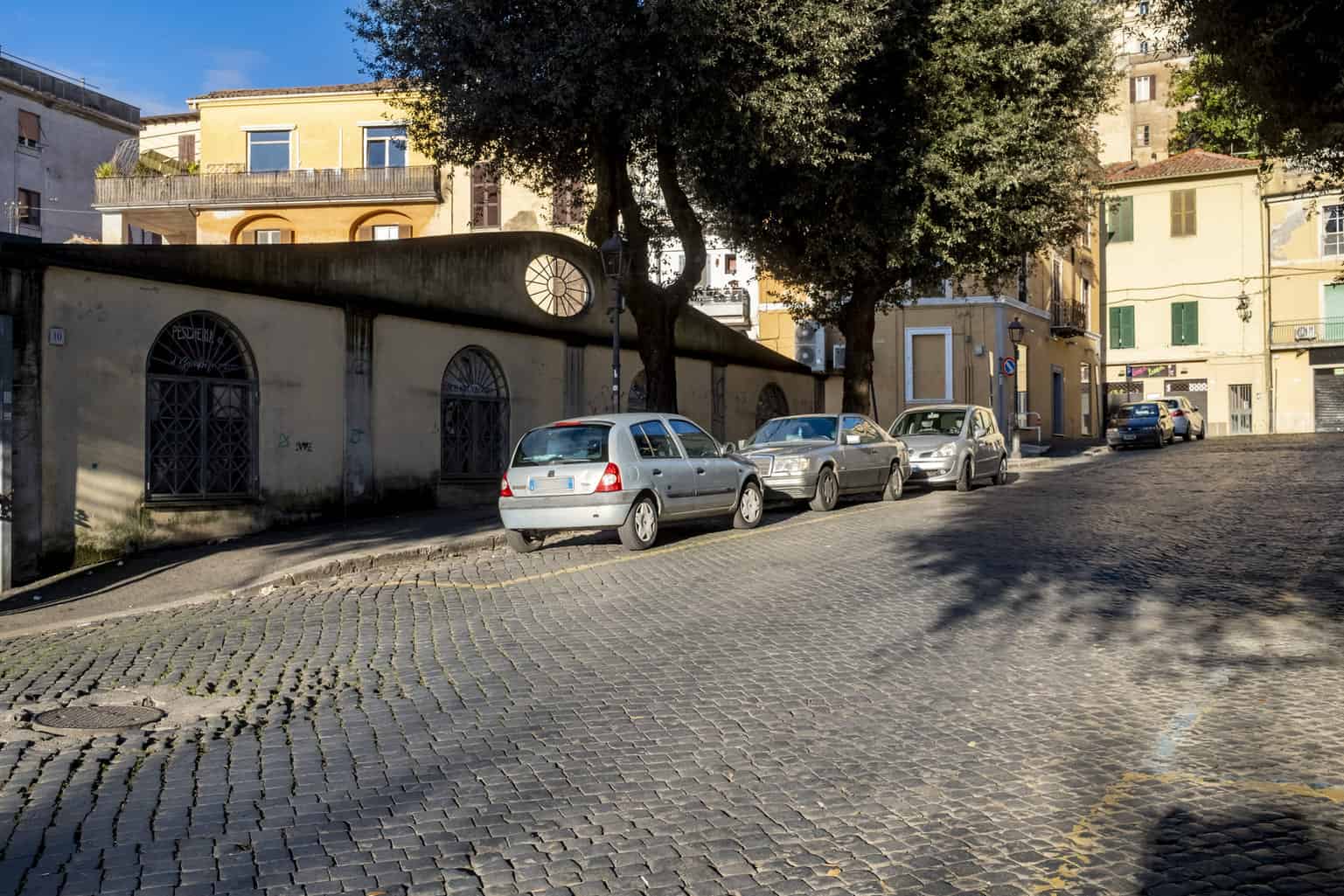 Parcheggi, decoro urbano, servizi a Velletri